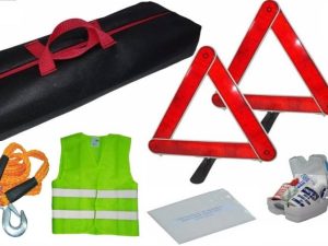 KIT DE SEGURIDAD EN BOLSO (MAT+2 BALIZAS+LING+CHALE+MAN+BOT)